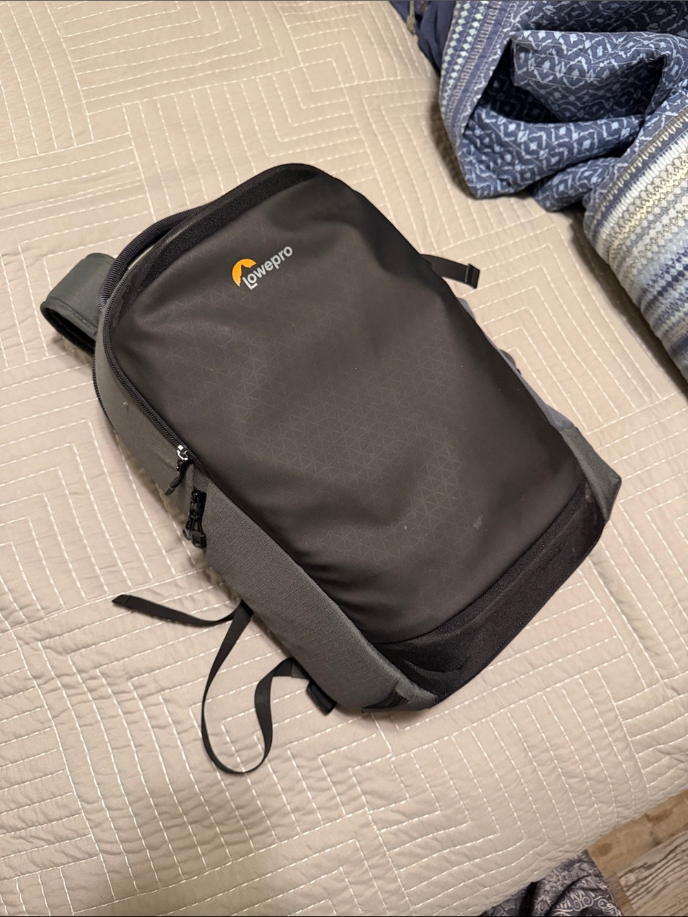Lowepro - Flipside BP 300 AW III Camera Backpack Like New - Picture 12 of 16